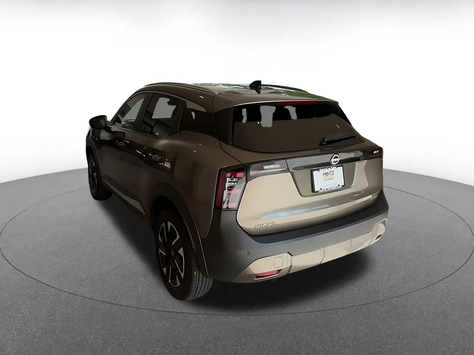2026 Nissan Kicks - Image 16 of 31