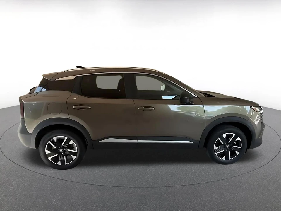 2026 Nissan Kicks - Image 17 of 31