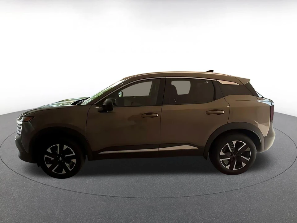 2026 Nissan Kicks - Image 9 of 31