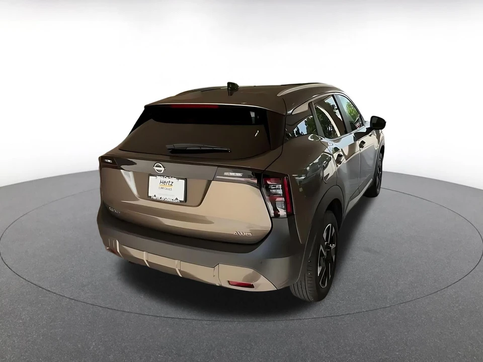 2026 Nissan Kicks - Image 12 of 31