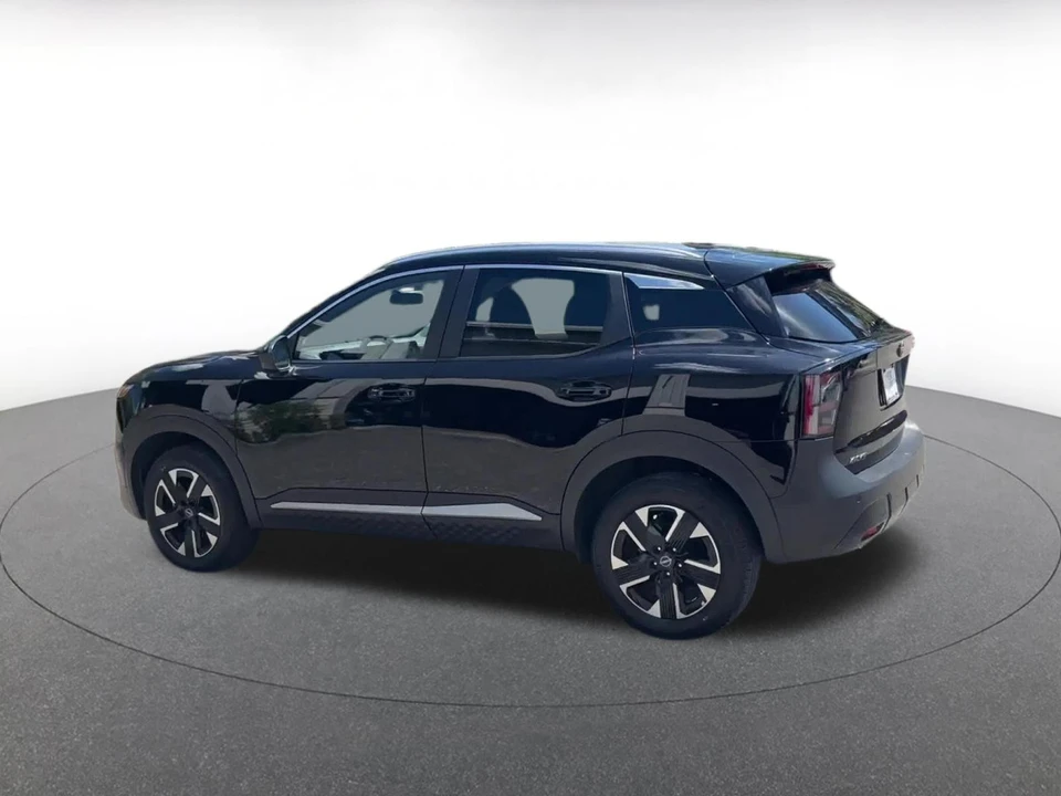 2026 Nissan Kicks - Image 11 of 31