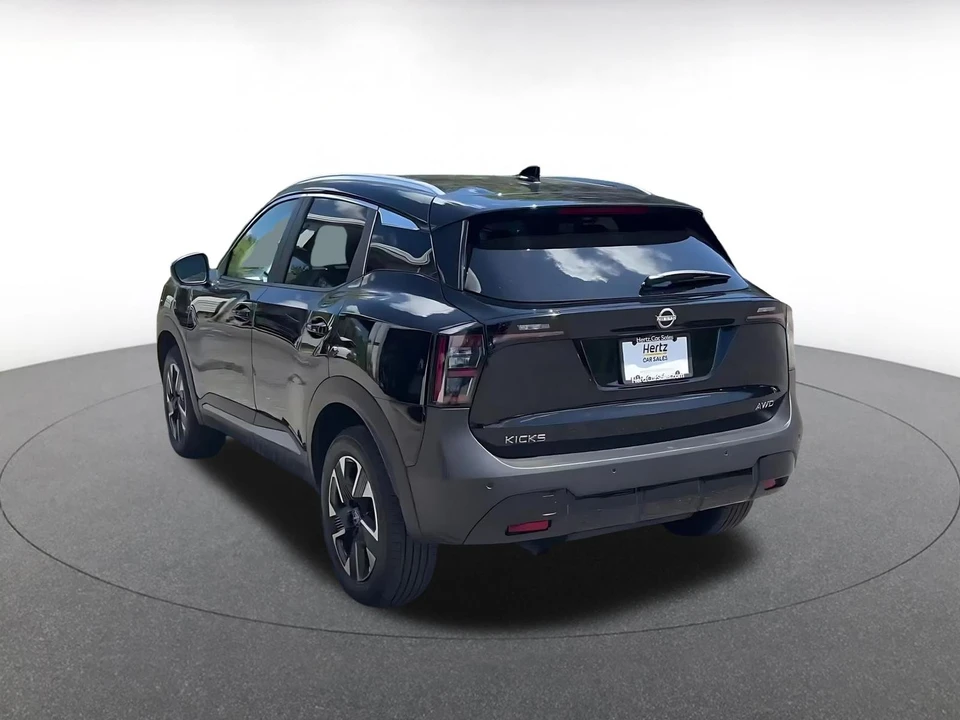 2026 Nissan Kicks - Image 12 of 31