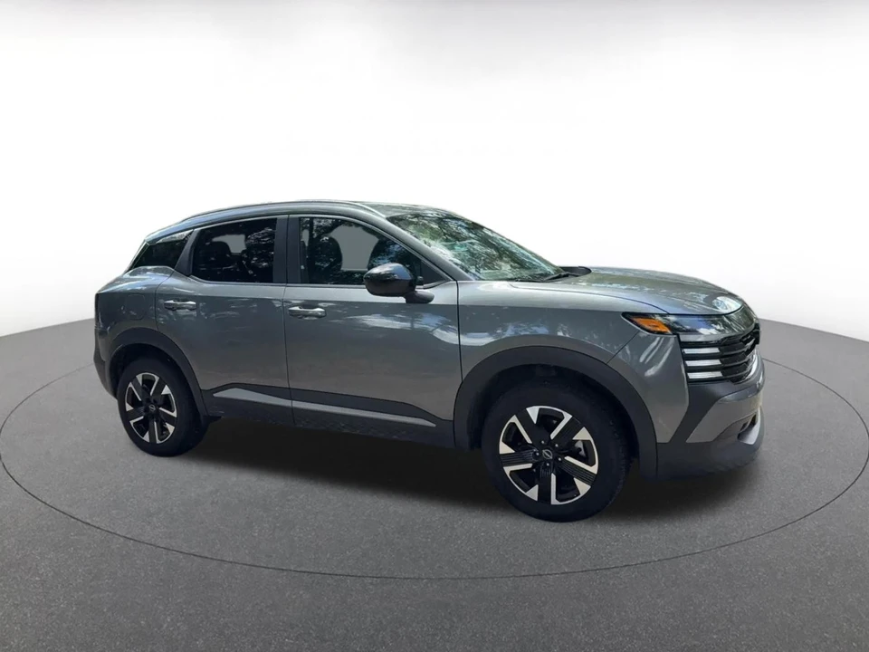 2026 Nissan Kicks - Image 2 of 31
