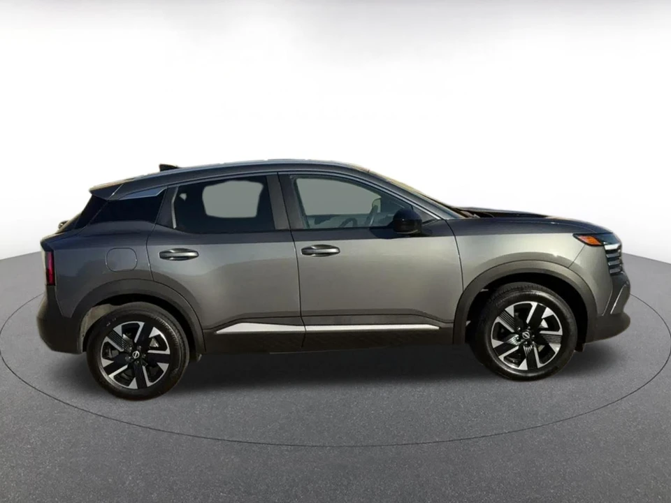 2026 Nissan Kicks - Image 17 of 31