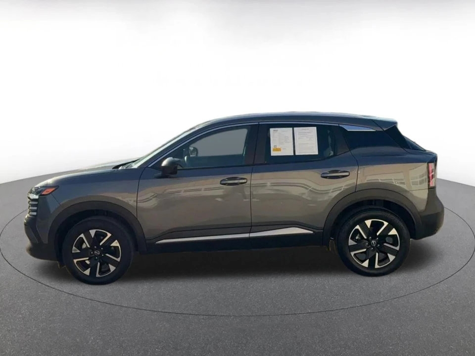 2026 Nissan Kicks - Image 9 of 31
