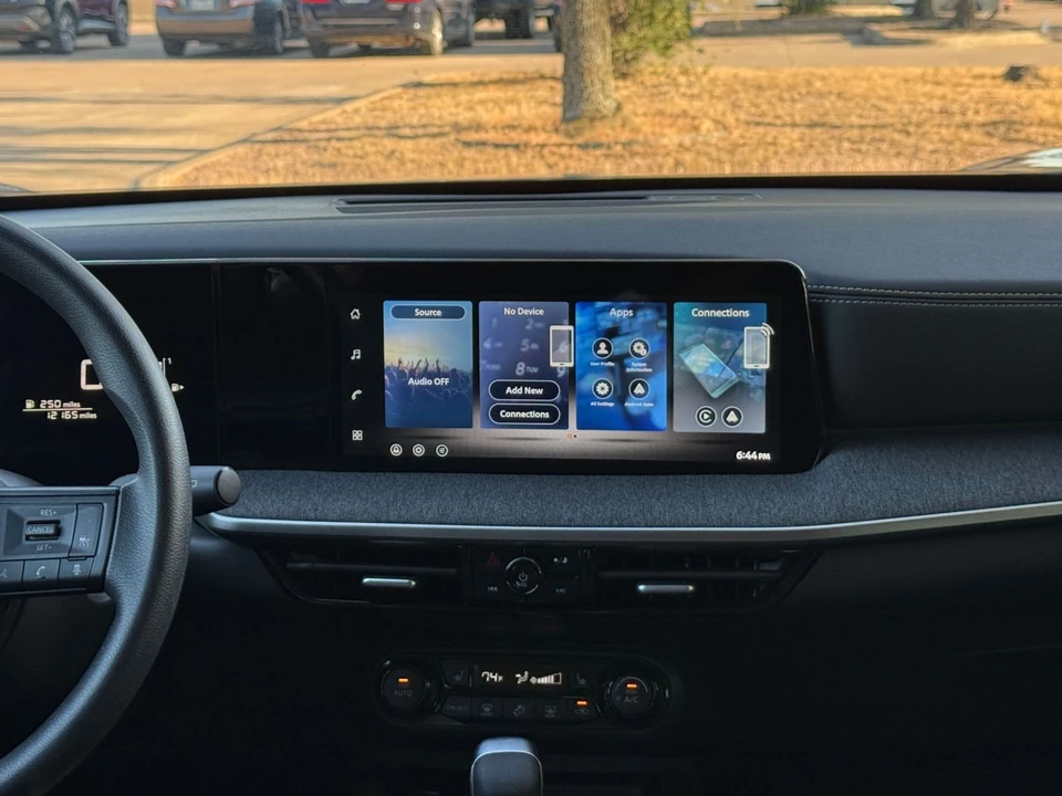 2026 Nissan Kicks - Image 18 of 31