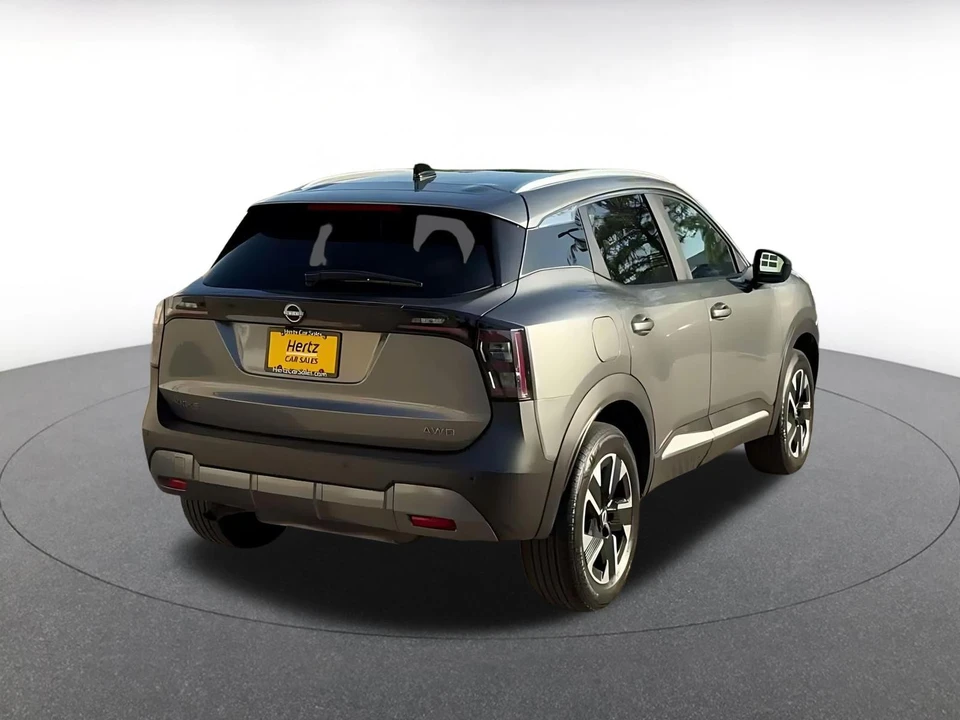 2026 Nissan Kicks - Image 15 of 31