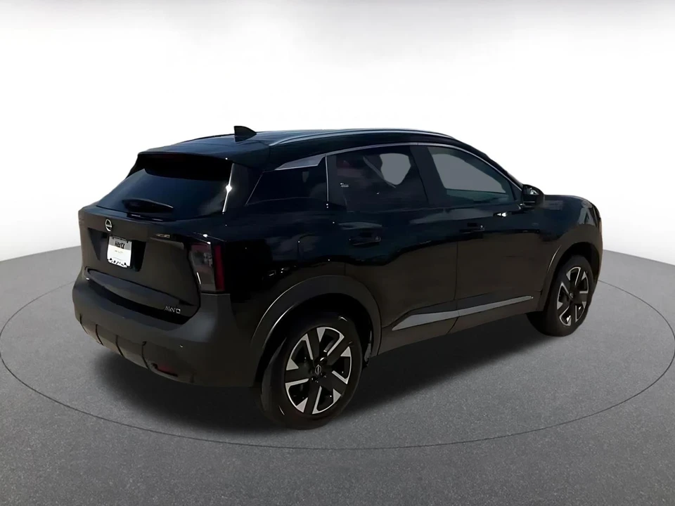 2026 Nissan Kicks - Image 12 of 31