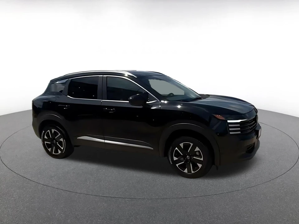 2026 Nissan Kicks - Image 2 of 31