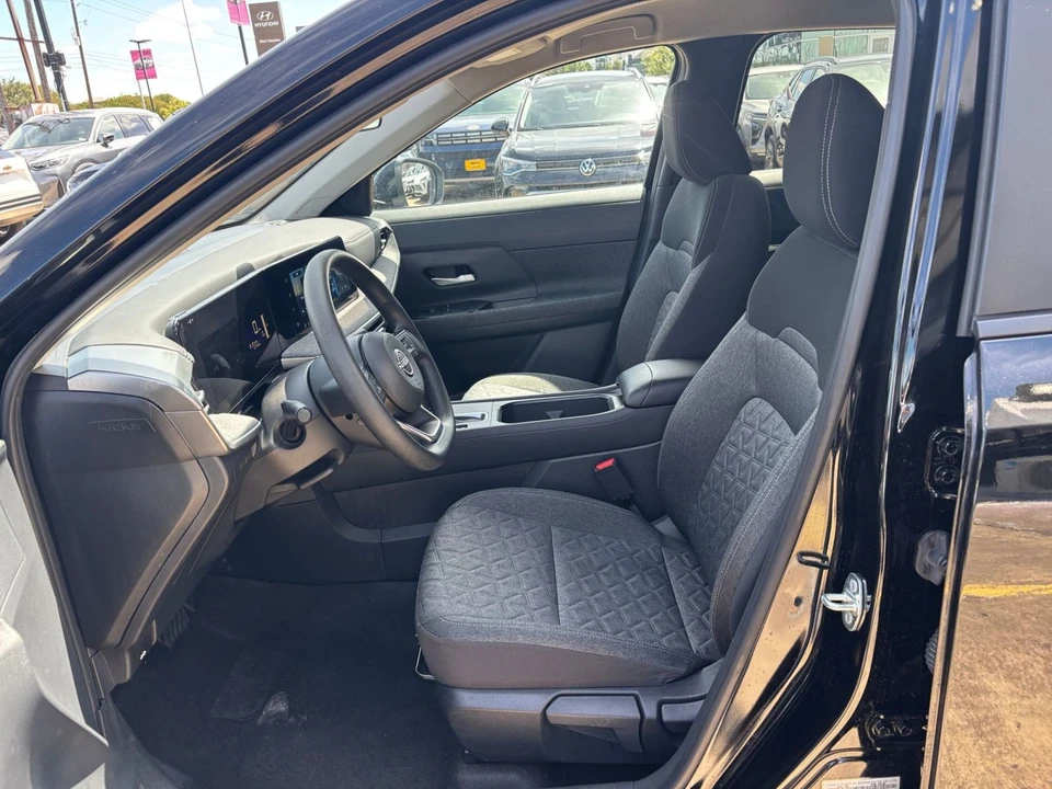 2026 Nissan Kicks - Image 27 of 31