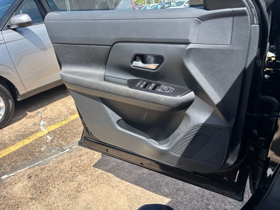 2026 Nissan Kicks - Image 20 of 31