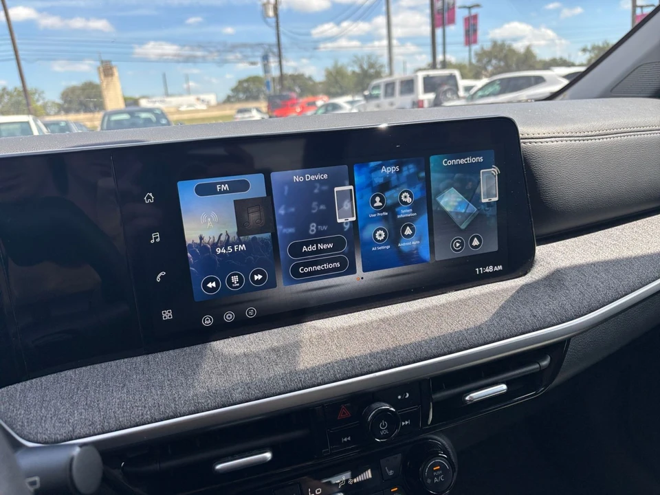 2026 Nissan Kicks - Image 21 of 31