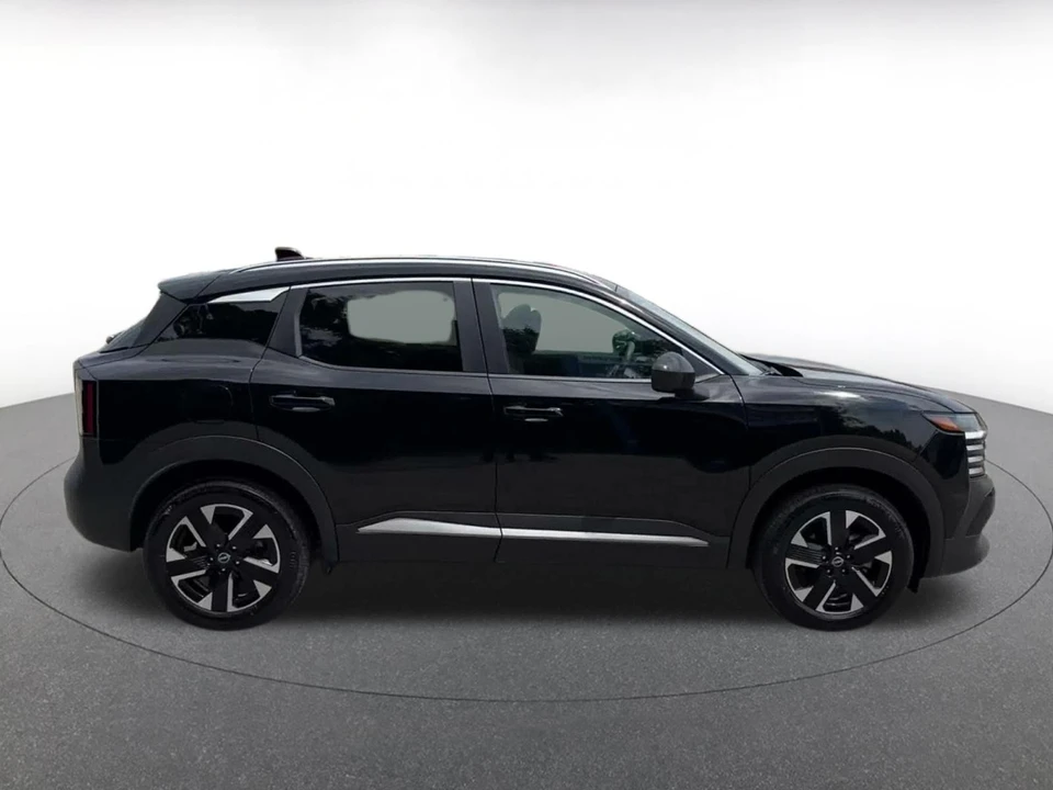 2026 Nissan Kicks - Image 17 of 31