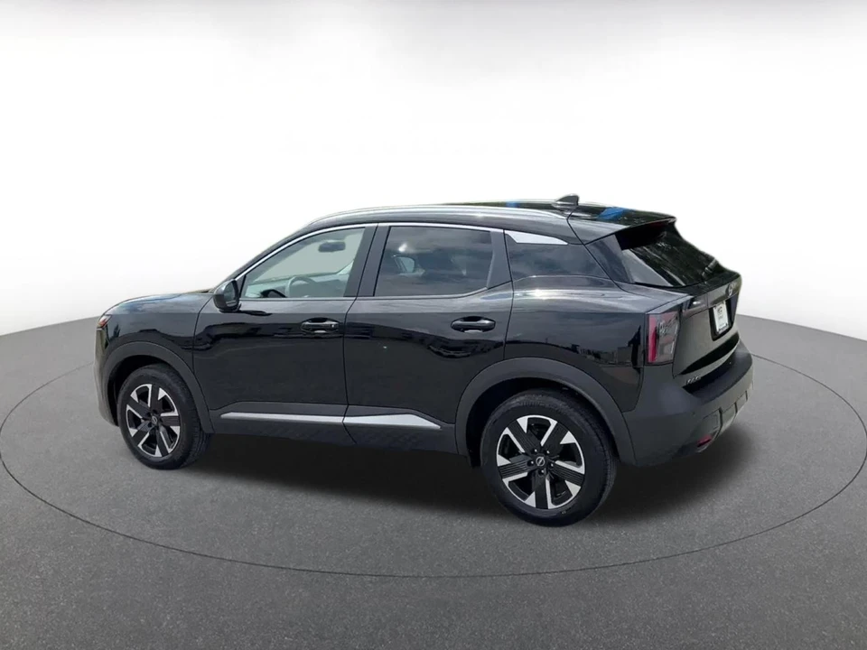 2026 Nissan Kicks - Image 11 of 31