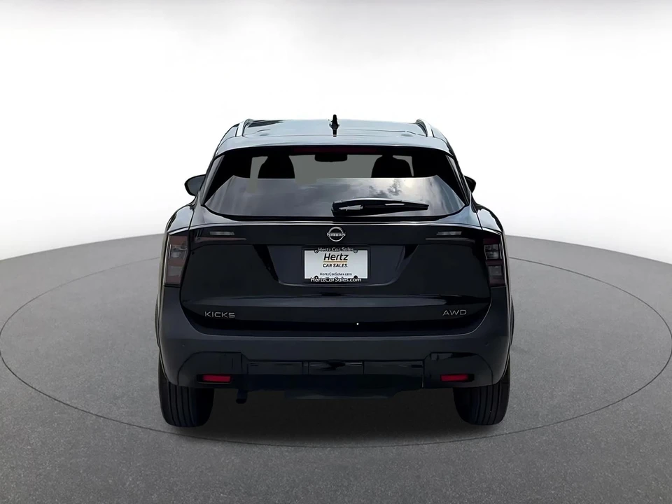 2026 Nissan Kicks - Image 14 of 31