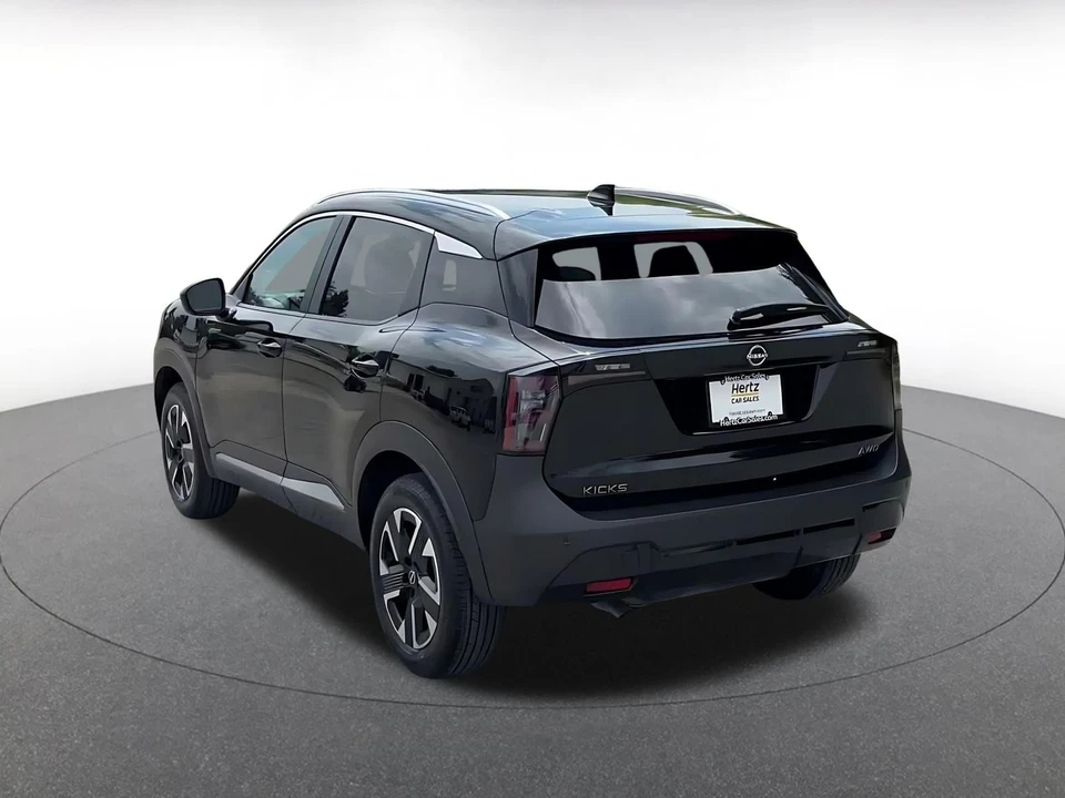 2026 Nissan Kicks - Image 12 of 31