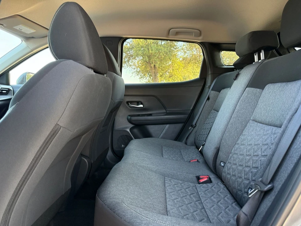 2026 Nissan Kicks - Image 27 of 31