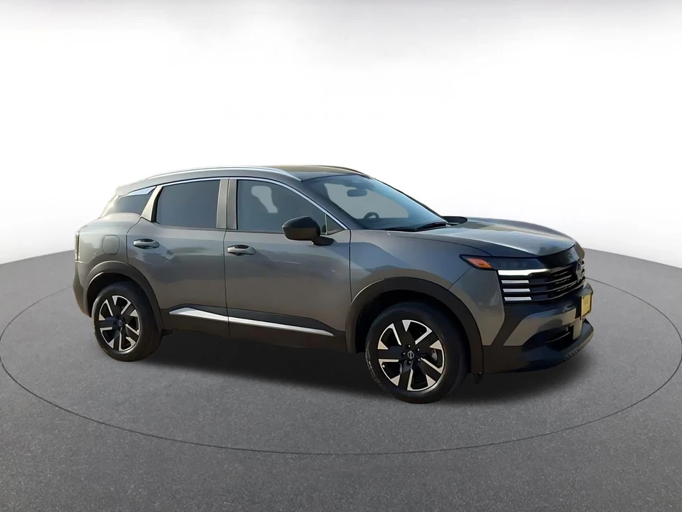 2026 Nissan Kicks - Image 2 of 31