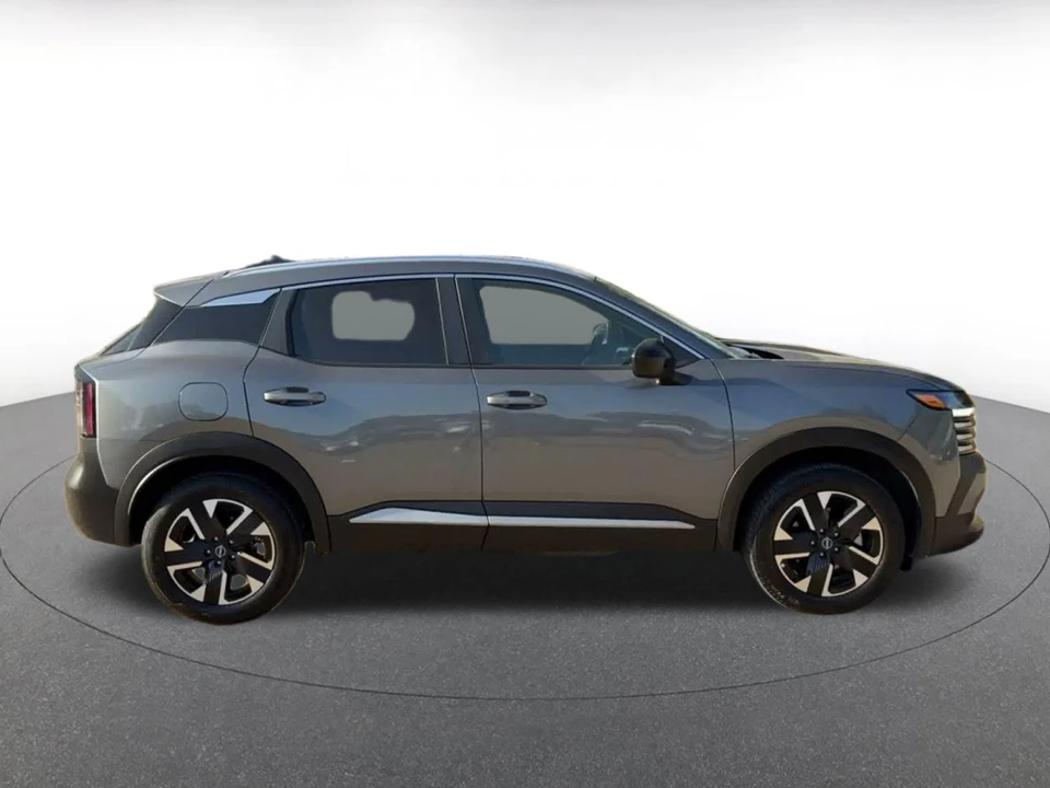 2026 Nissan Kicks - Image 17 of 31