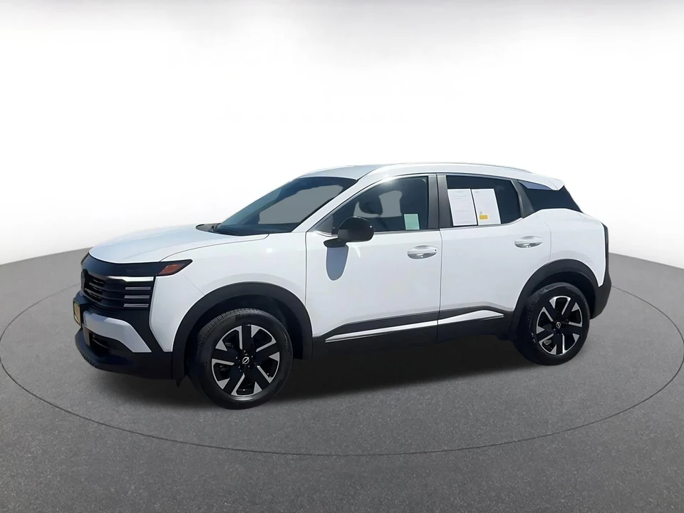 2026 Nissan Kicks - Image 9 of 31
