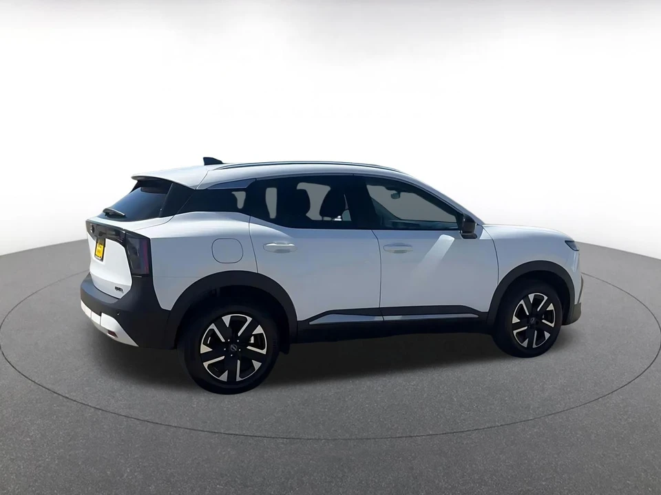 2026 Nissan Kicks - Image 16 of 31