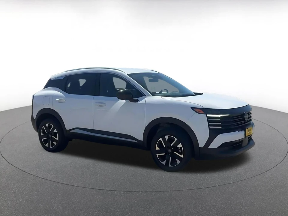 2026 Nissan Kicks - Image 2 of 31