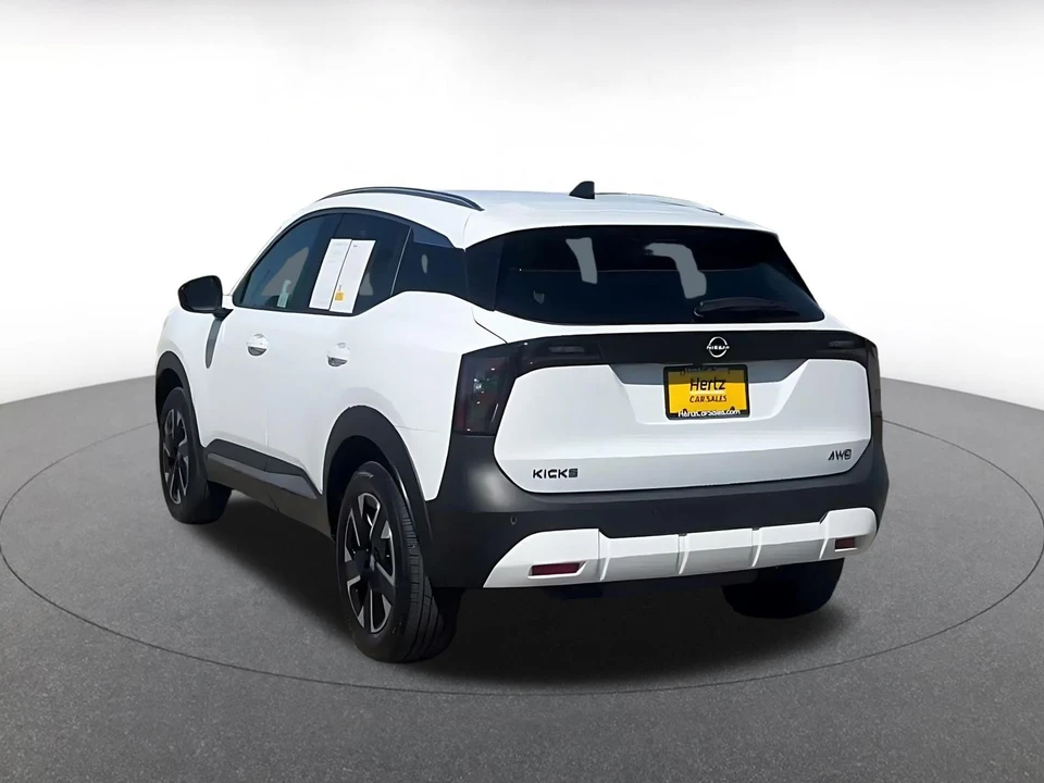 2026 Nissan Kicks - Image 4 of 31