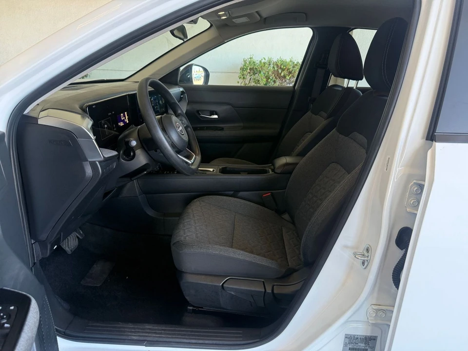 2026 Nissan Kicks - Image 27 of 31