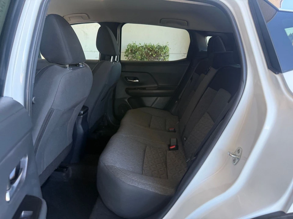 2026 Nissan Kicks - Image 26 of 31