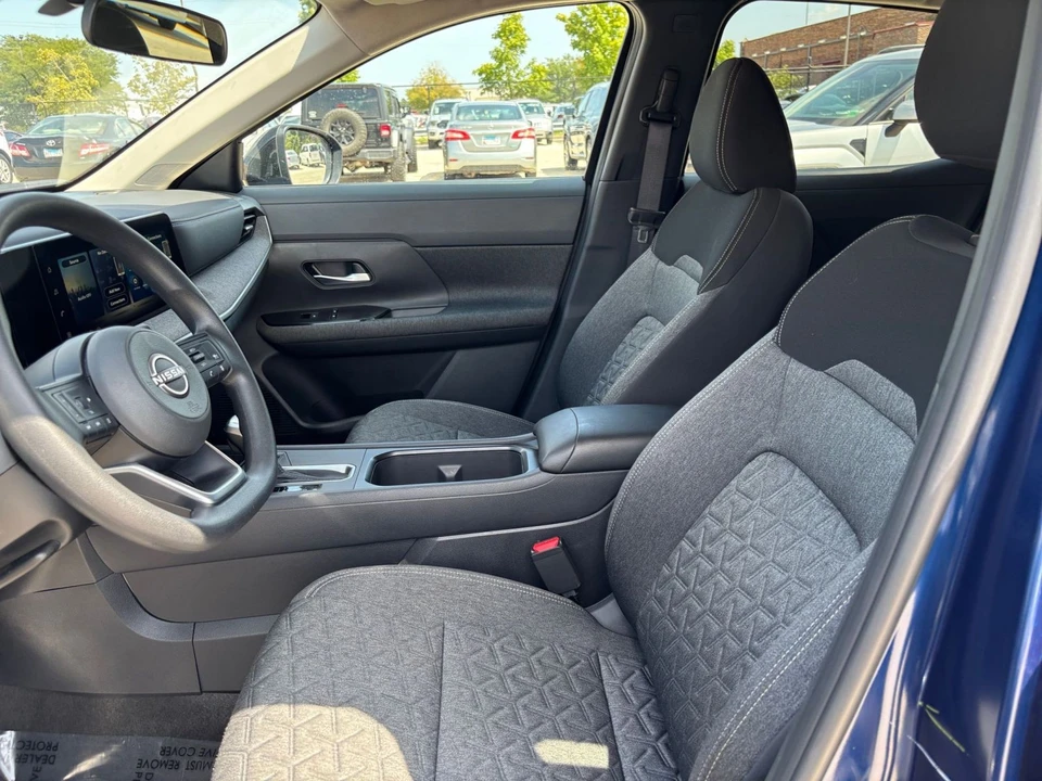 2026 Nissan Kicks - Image 26 of 31