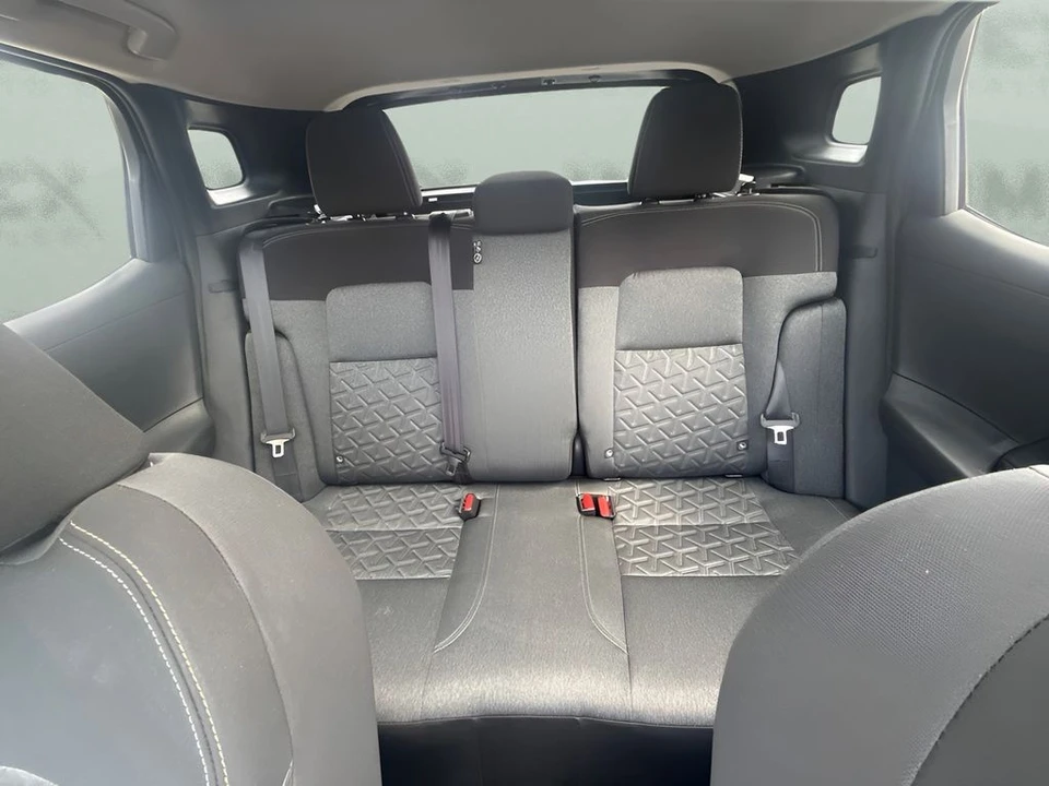 2026 Nissan Kicks - Image 8 of 25