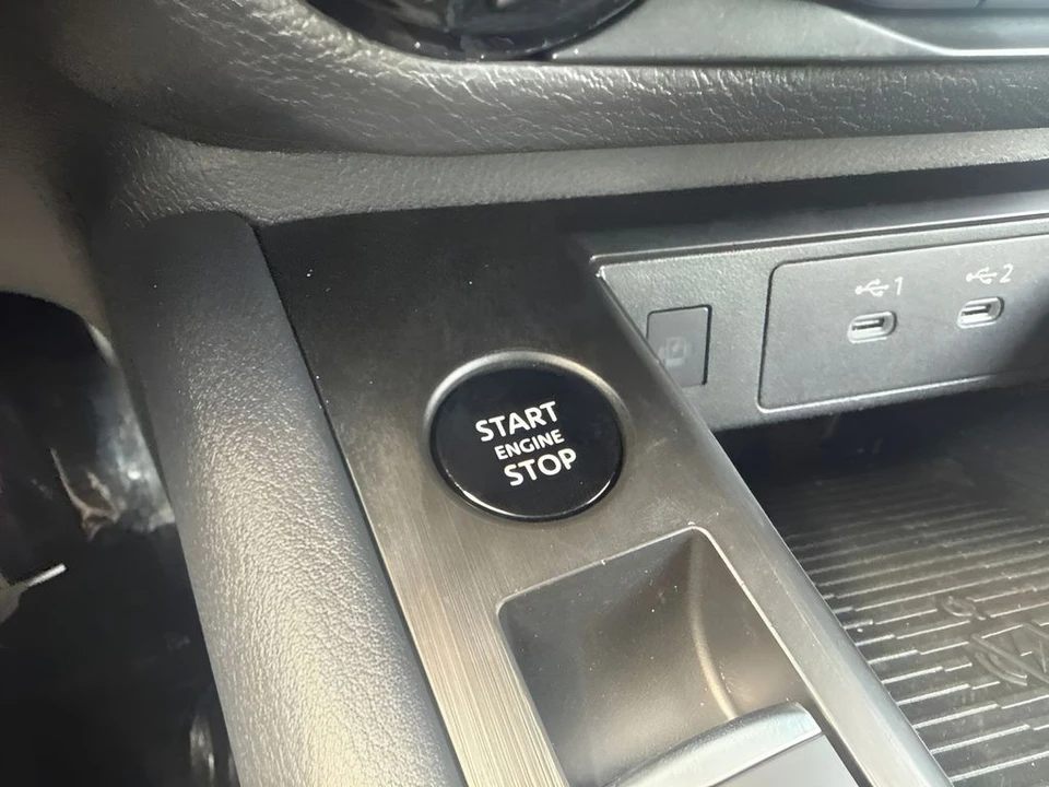 2026 Nissan Kicks - Image 15 of 25