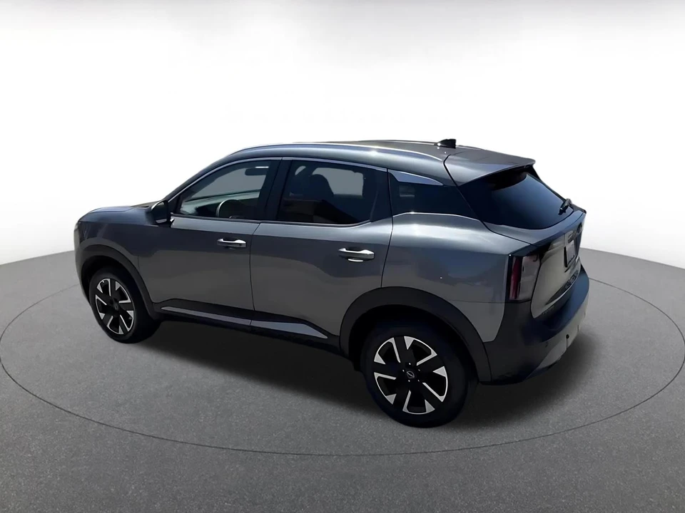 2026 Nissan Kicks - Image 12 of 31