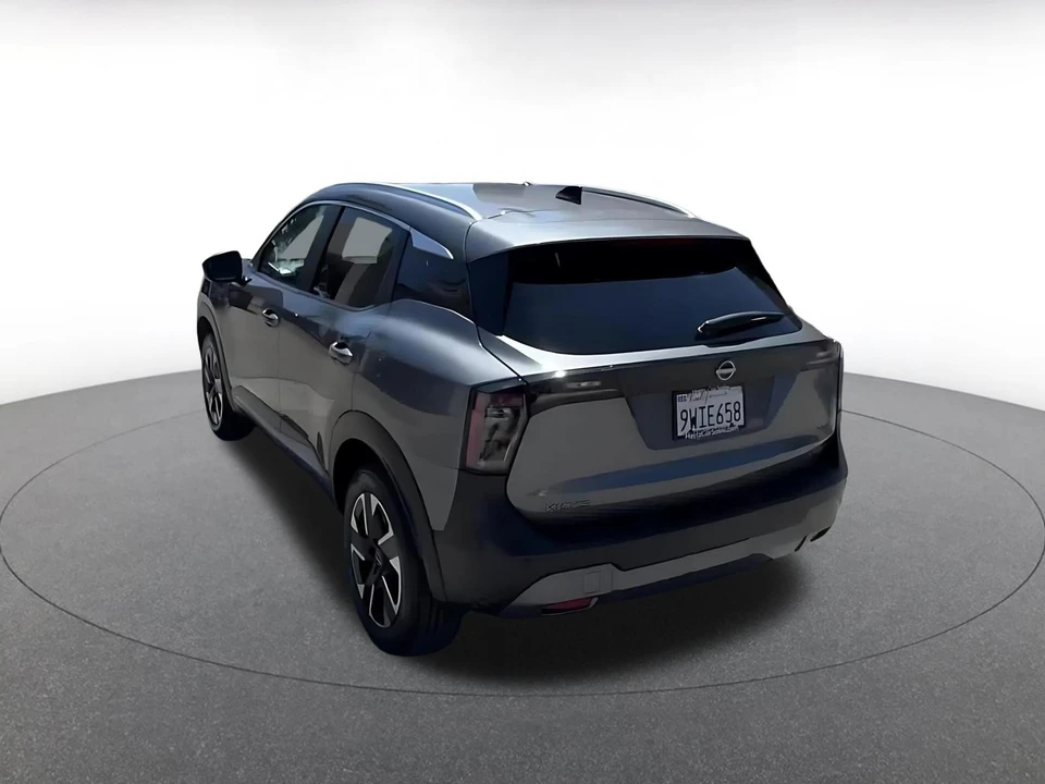 2026 Nissan Kicks - Image 13 of 31