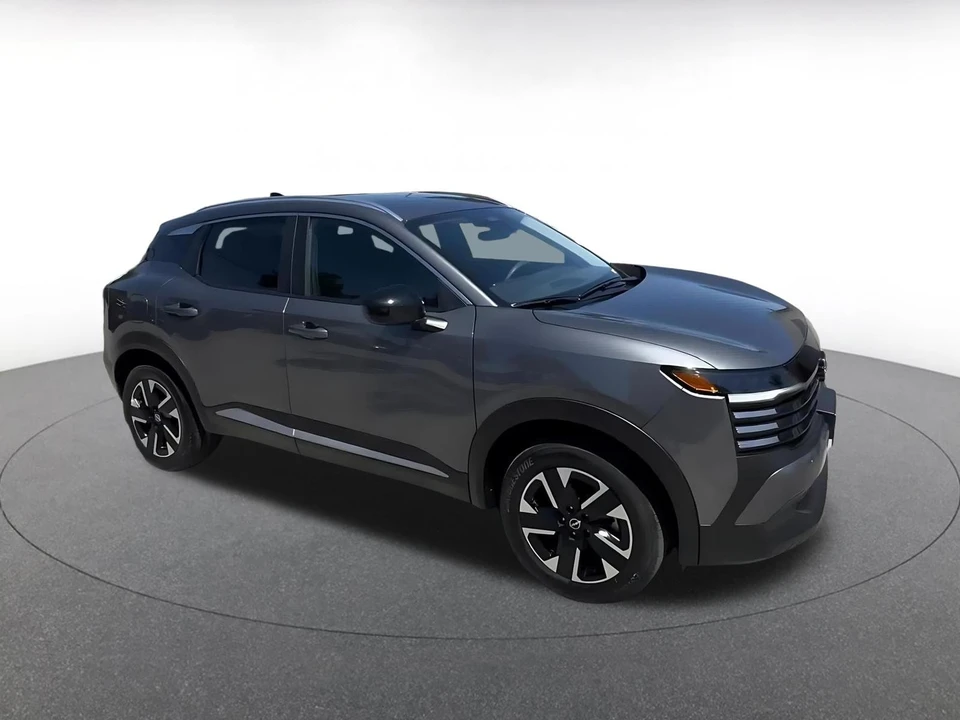 2026 Nissan Kicks - Image 2 of 31