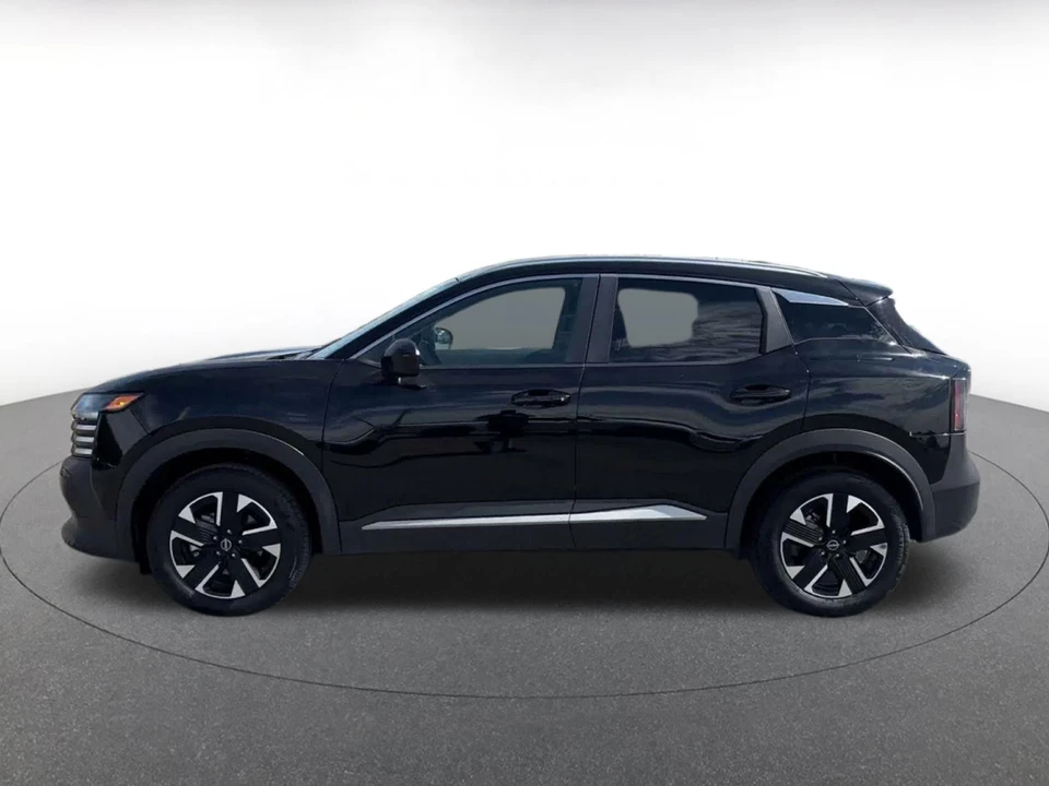 2026 Nissan Kicks - Image 9 of 31
