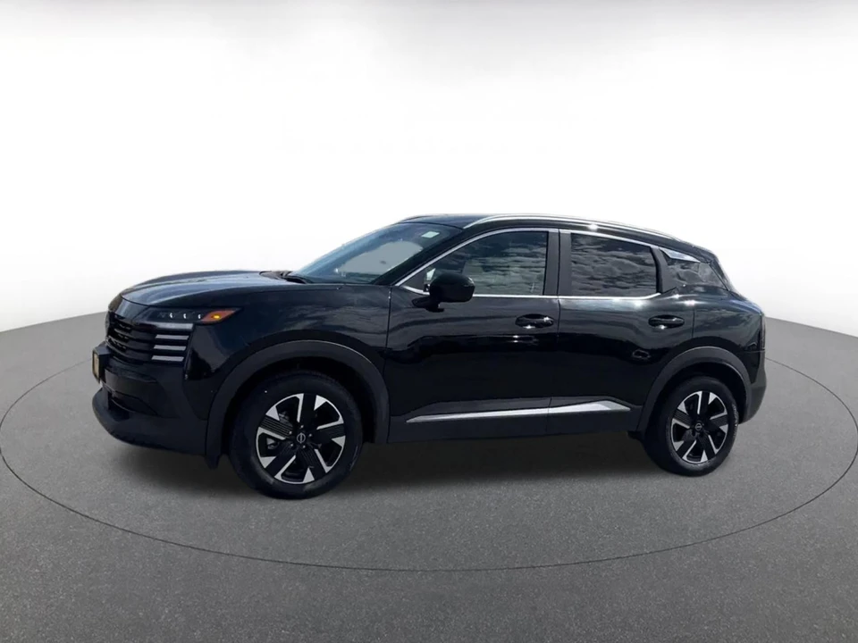 2026 Nissan Kicks - Image 8 of 31