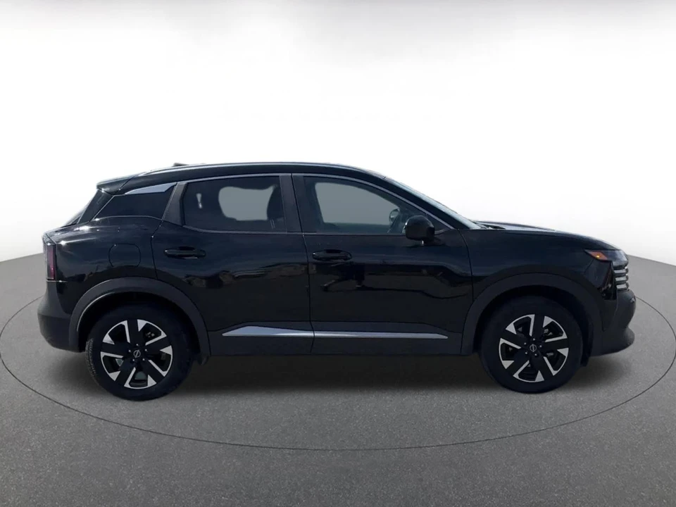 2026 Nissan Kicks - Image 17 of 31