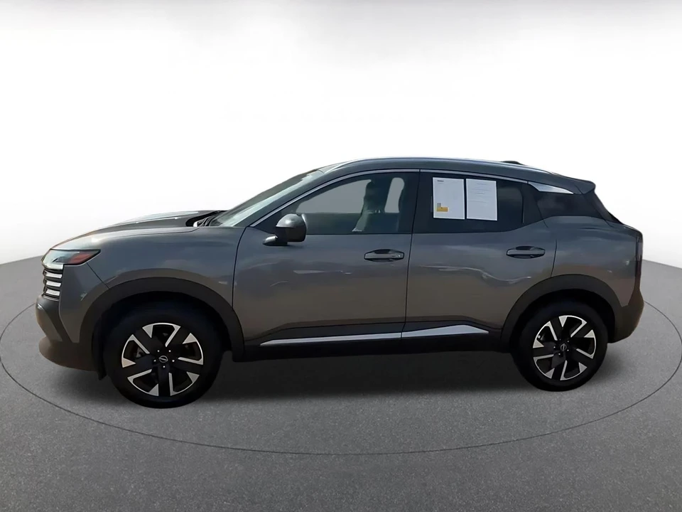 2026 Nissan Kicks - Image 9 of 31