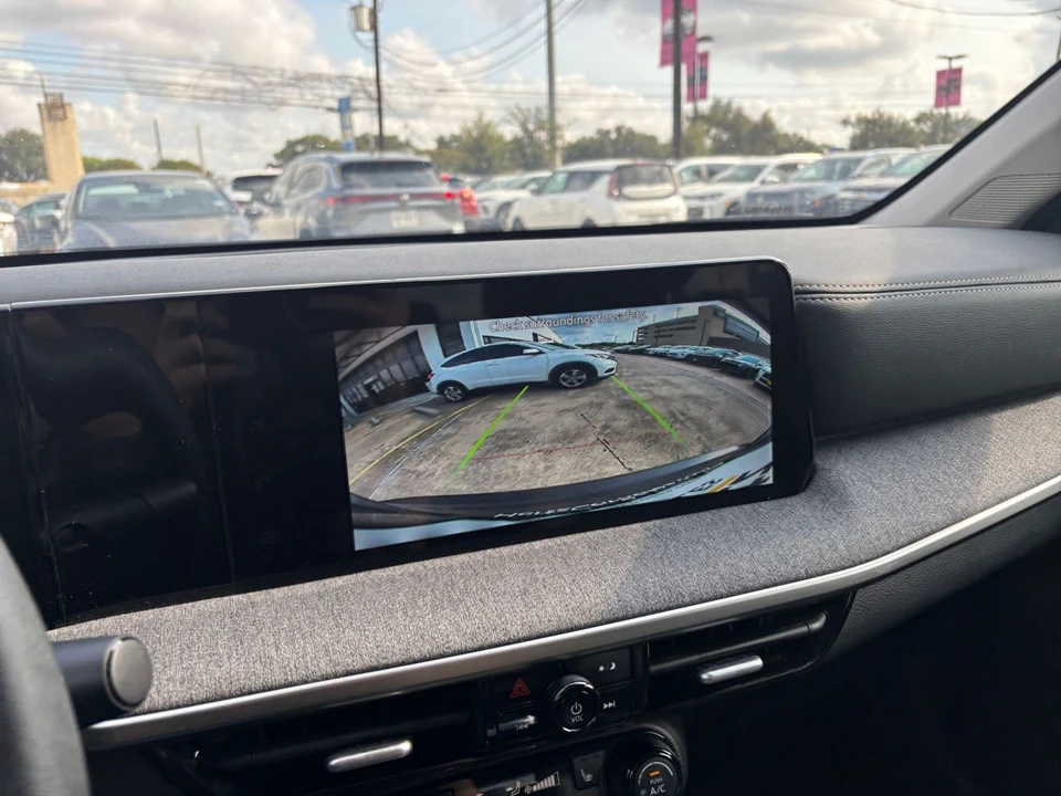 2026 Nissan Kicks - Image 23 of 31
