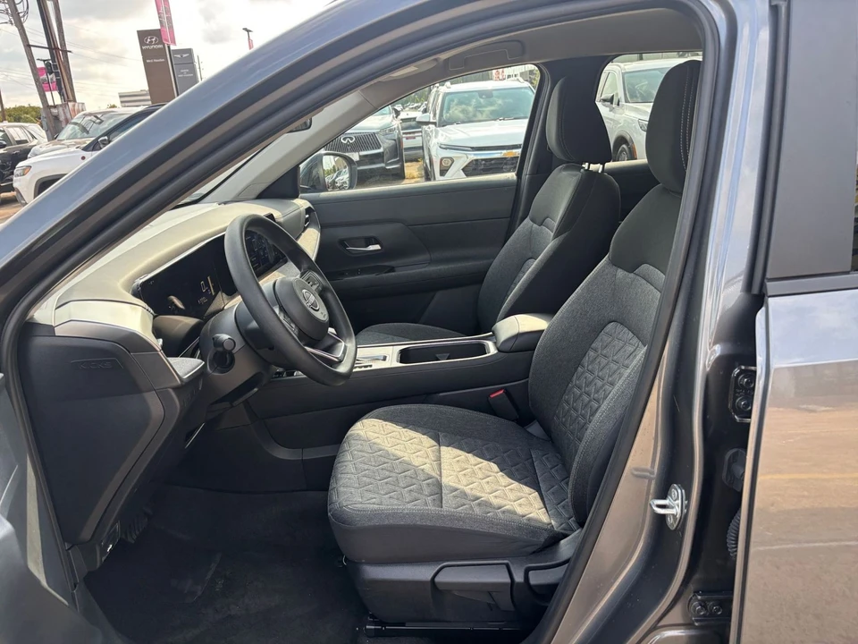 2026 Nissan Kicks - Image 27 of 31