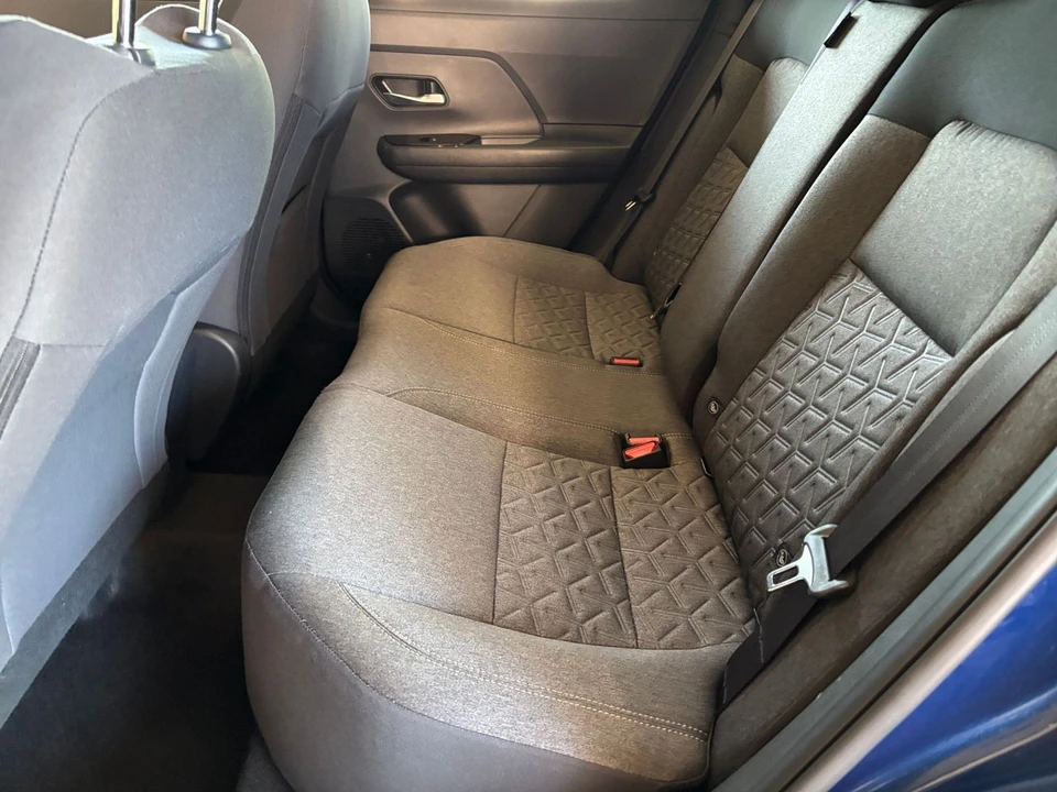2026 Nissan Kicks - Image 26 of 31