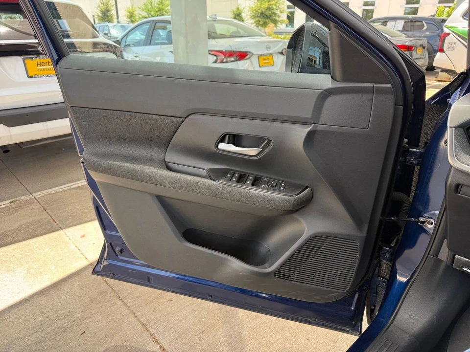 2026 Nissan Kicks - Image 20 of 31