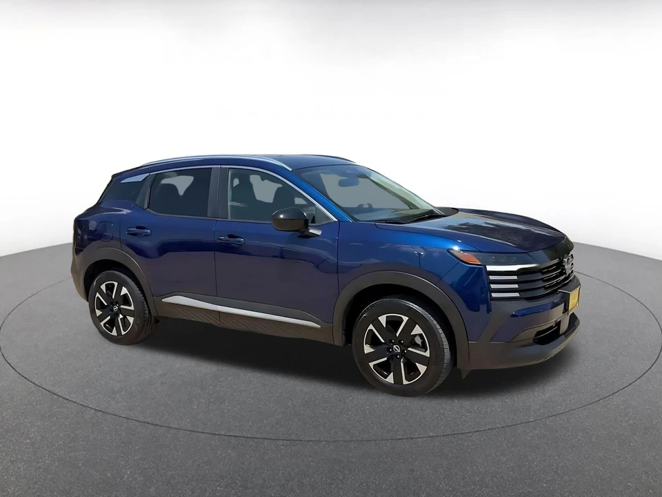 2026 Nissan Kicks - Image 2 of 31