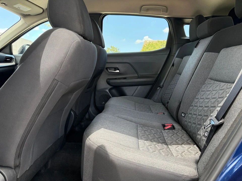 2026 Nissan Kicks - Image 27 of 31