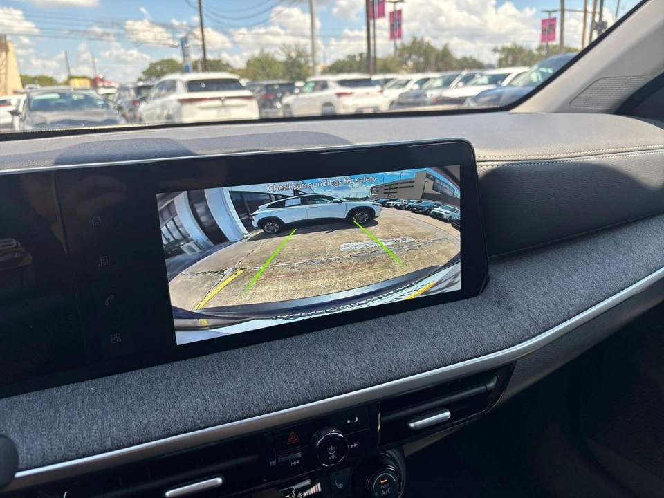 2026 Nissan Kicks - Image 23 of 31