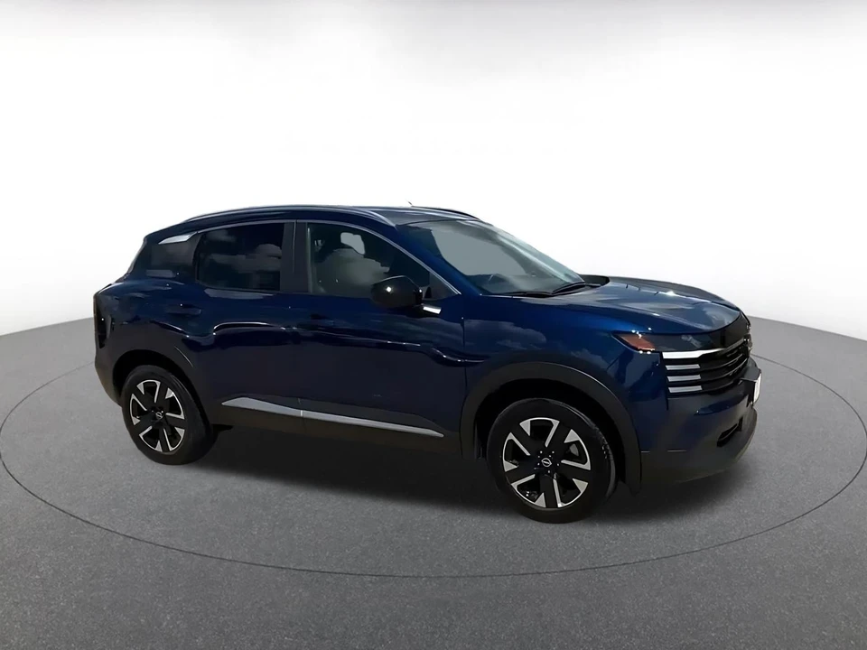 2026 Nissan Kicks - Image 2 of 31