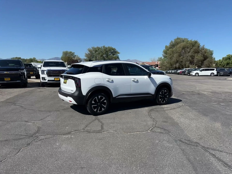 2026 Nissan Kicks - Image 15 of 31