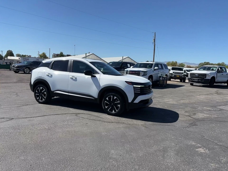 2026 Nissan Kicks - Image 2 of 31