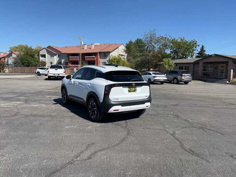 2026 Nissan Kicks - Image 4 of 31